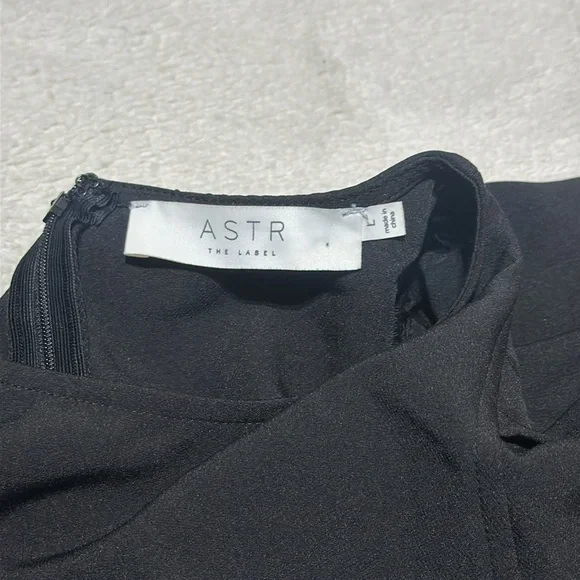 ASTR the label | size large | black bubble sleeve top - Picture 7 of 9